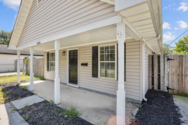 Foto del edificio - 2206 Berkley Ave