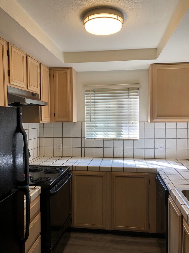 Kitchen - 816 14th St