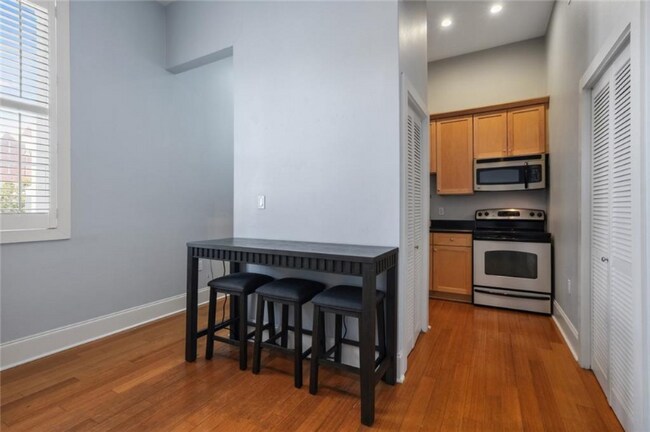 Foto del edificio - 1544 Camp St