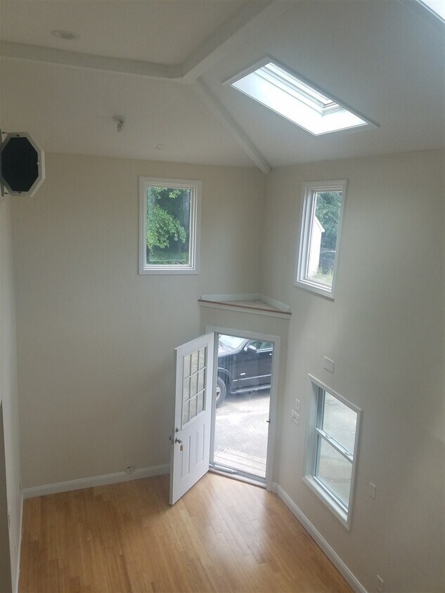 852 Lafayette Rd Unit 2, Hampton, NH 03842 Room for Rent in Hampton