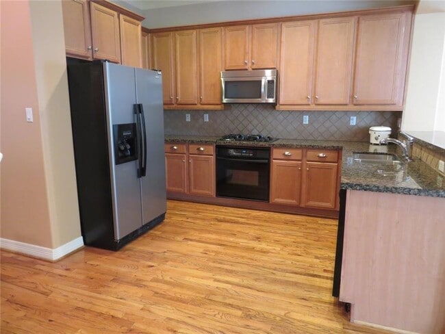 Photo - 5908 Center St House