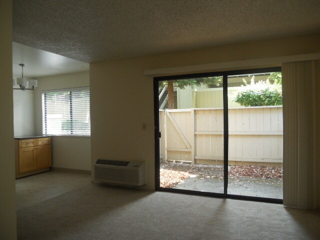Building Photo - 944 Kiely Blvd