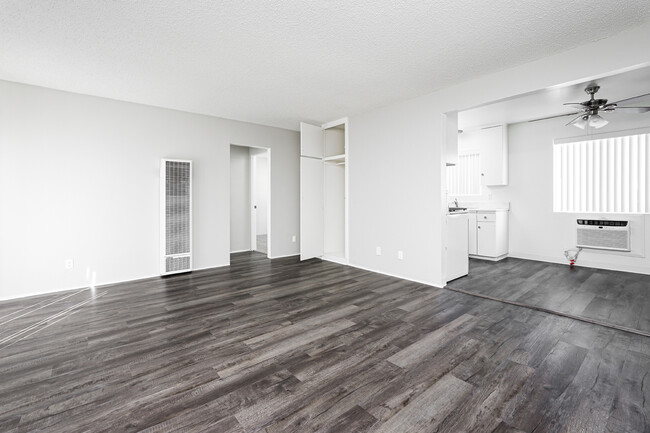 Building Photo - La Habra Pines Apartments