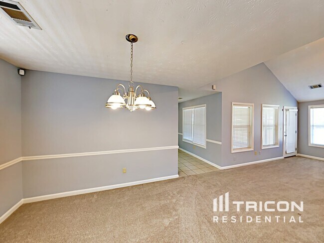 Building Photo - 15 Pine Valley Dr