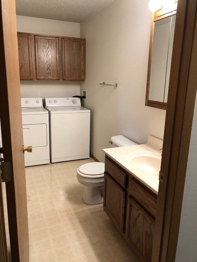 1/2 bathroom with laundry - 2411 9th St