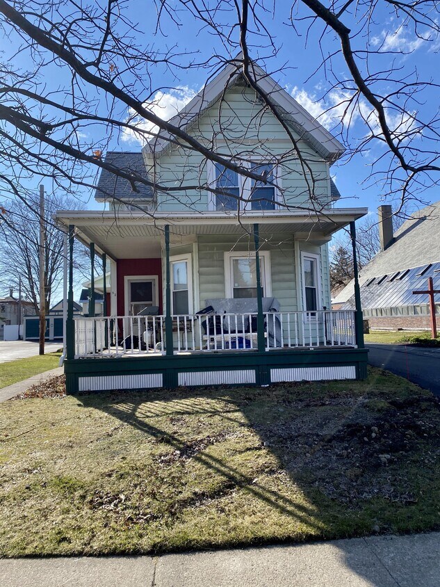 Primary Photo - 52 Pomeroy St