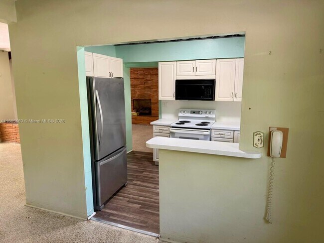 Foto del edificio - 8055 SW 122nd St
