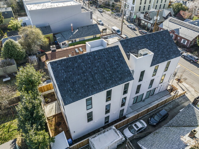 Building Photo - Greeley Apartments PDX