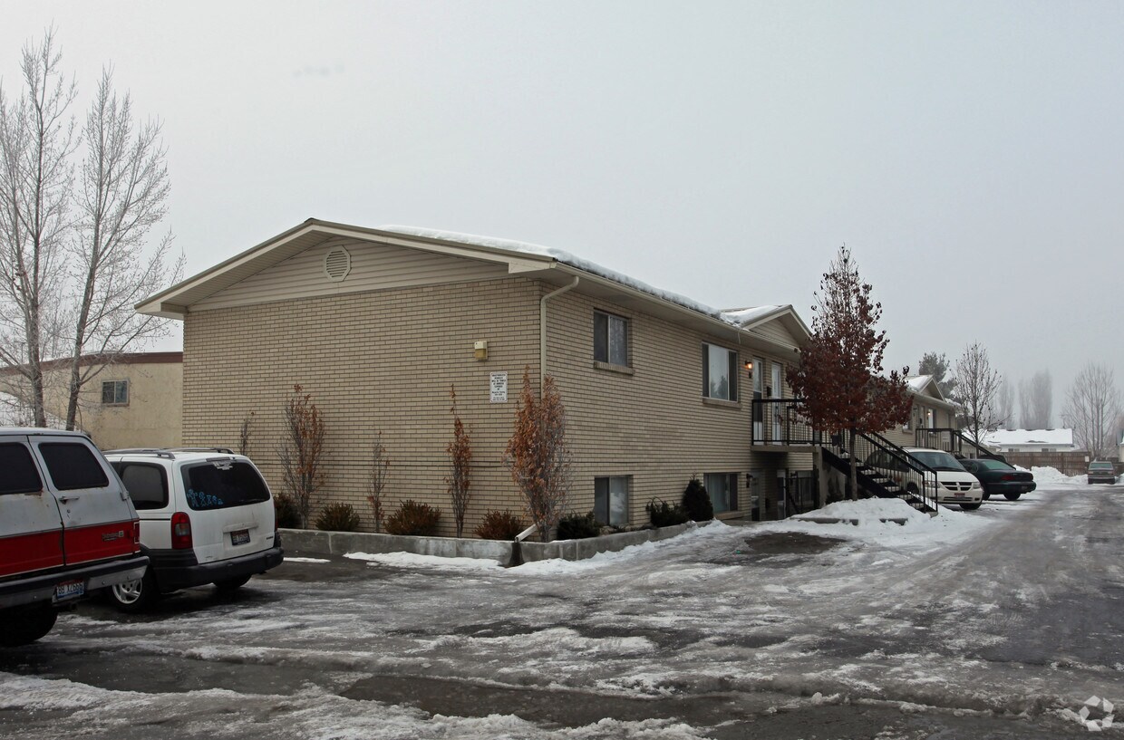 Building Photo - 463-471 Hansen Ave