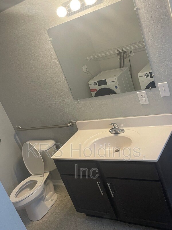 Foto del edificio - 4267 Newsome Dr