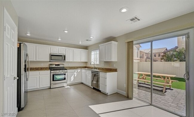 Building Photo - 5733 Rose Tiara Dr