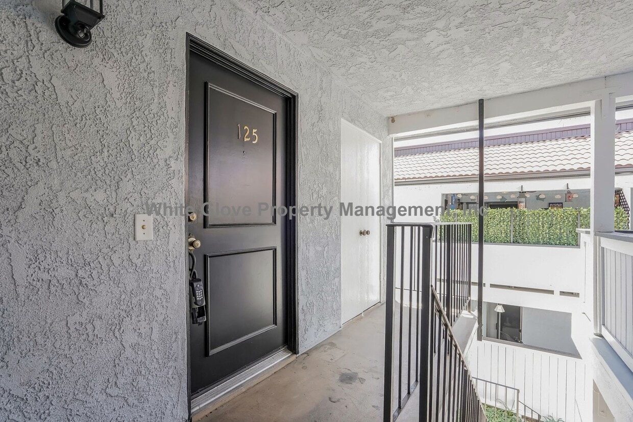 Updated Brea Condo Near Downtown – Fireplace, Balcony, Pool, Gym & Walk-In Closet - Updated Brea Condo Near Downtown – Fireplace, Balcony, Pool, Gym & Walk-In Closet
