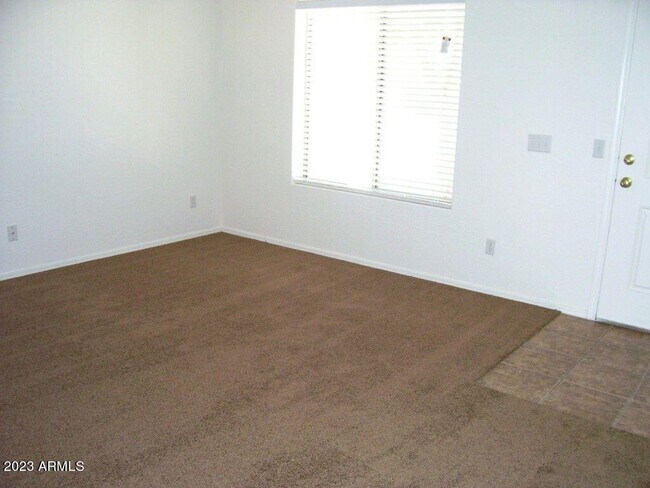Foto del edificio - 16212 W Custer Ln