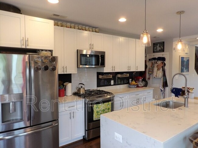 Building Photo - 1500 Montello Ave NE