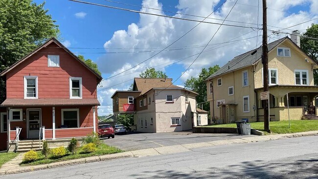 Building Photo - 410 Hillview Plz