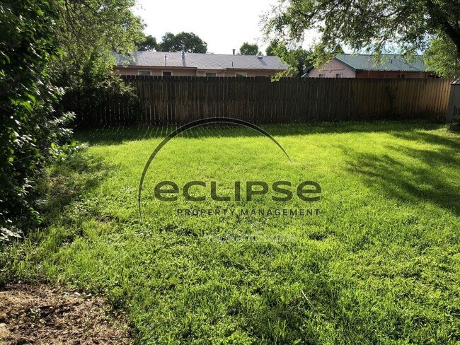 Building Photo - 717 Lee Dr