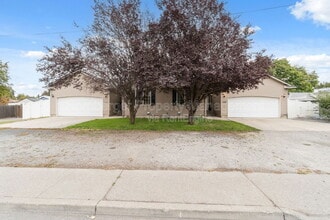 Building Photo - 621 S Bowdish Rd