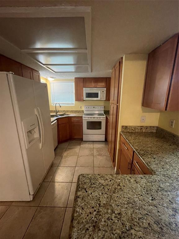 Building Photo - 512 Eberhart Ln