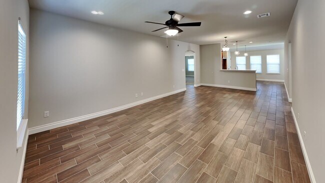 Foto del edificio - 4 Bedroom 2 Bath in Edmond.