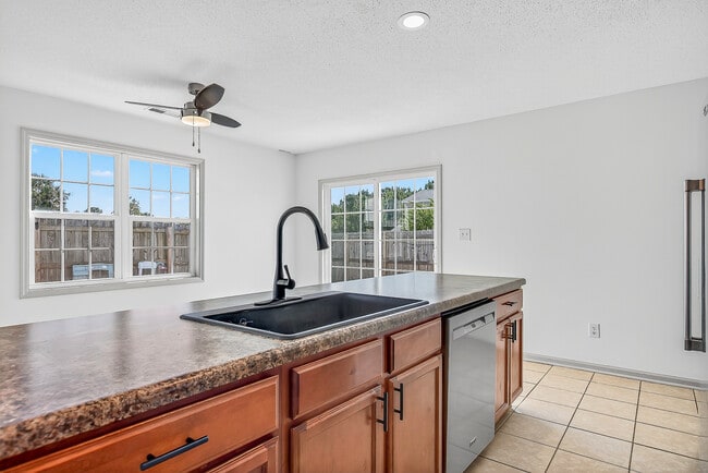 Building Photo - 177 Kelly Cir