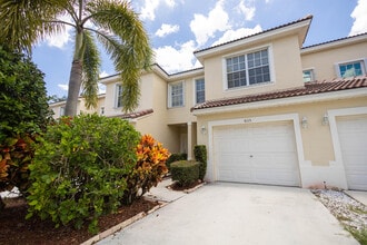 Building Photo - 8115 Bellagio Ln