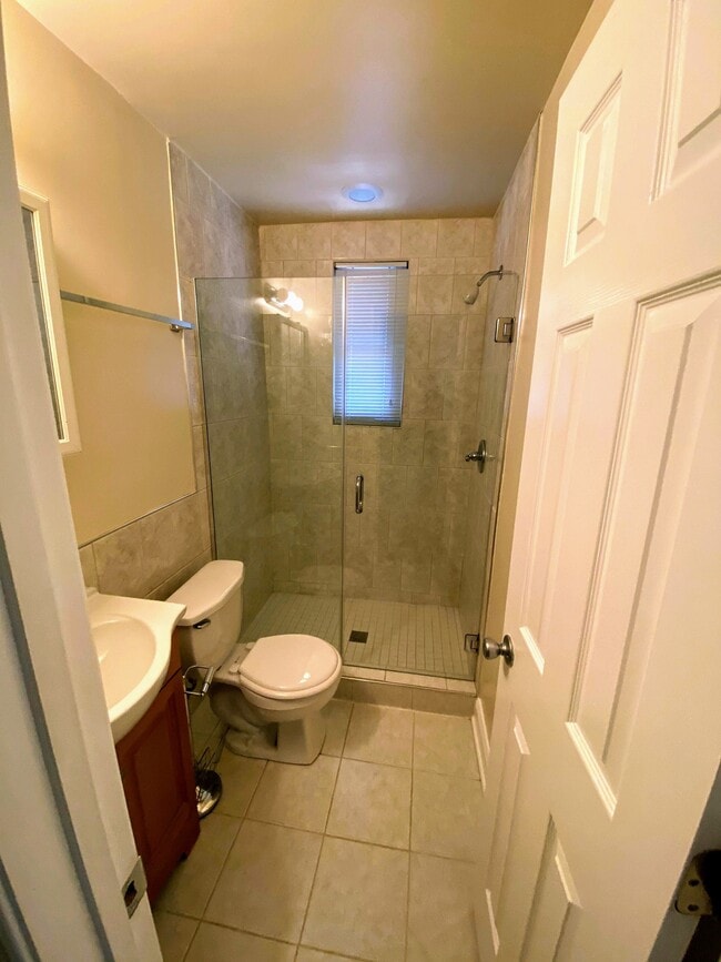 Modern bathroom - 1815 Riggs Pl NW
