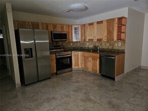 Building Photo - 2500 NE 193rd St