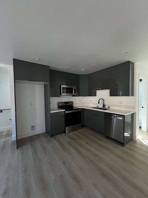 Foto del edificio - 640 W 45th St