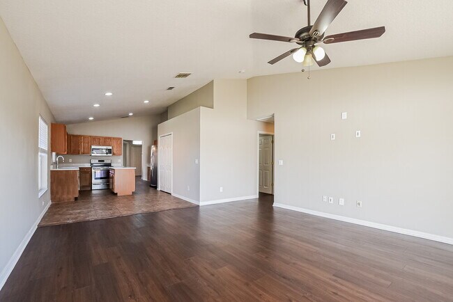 Building Photo - 2706 Eagle Canyon Dr S