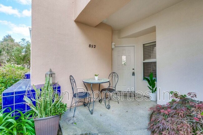 Foto del edificio - 852 Lakeshore Dr.