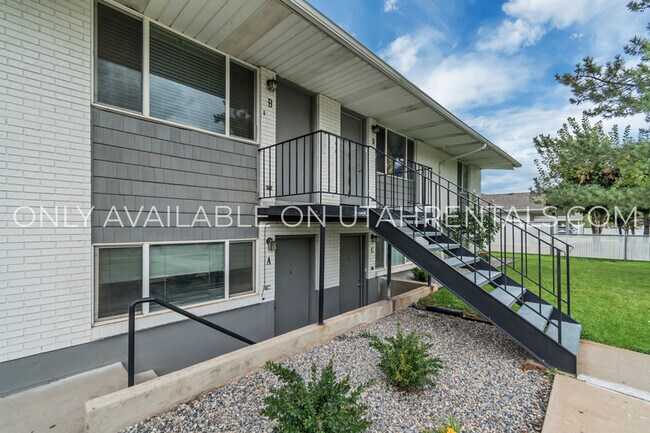 Building Photo - 689 N 100 W