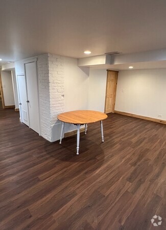 Building Photo - 913 Webster Ave