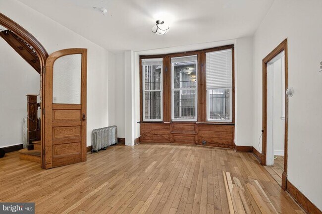 Building Photo - 4011 Pine St