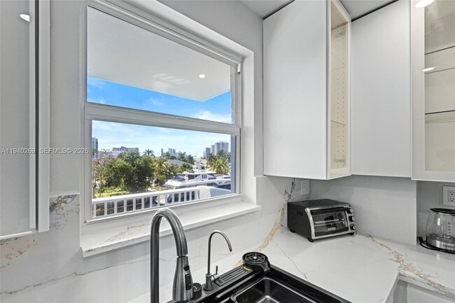 Building Photo - 137 Golden Isles Dr