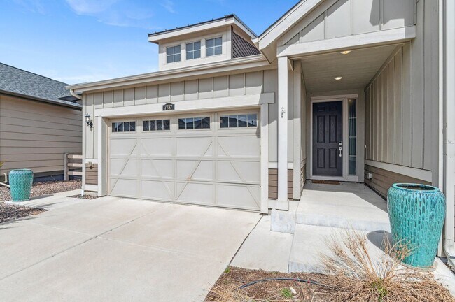 Building Photo - Stunning 4 Bedroom/ 3 Bath Home in Sterling Ranch