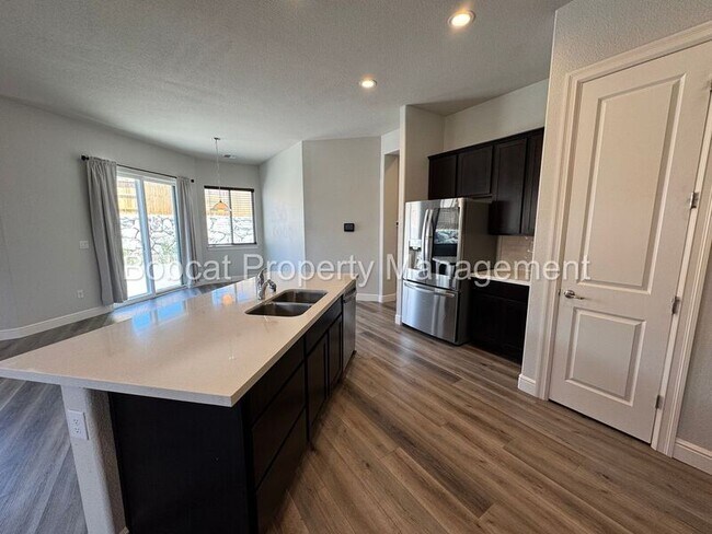 Foto del edificio - 925 Cranfield Ct