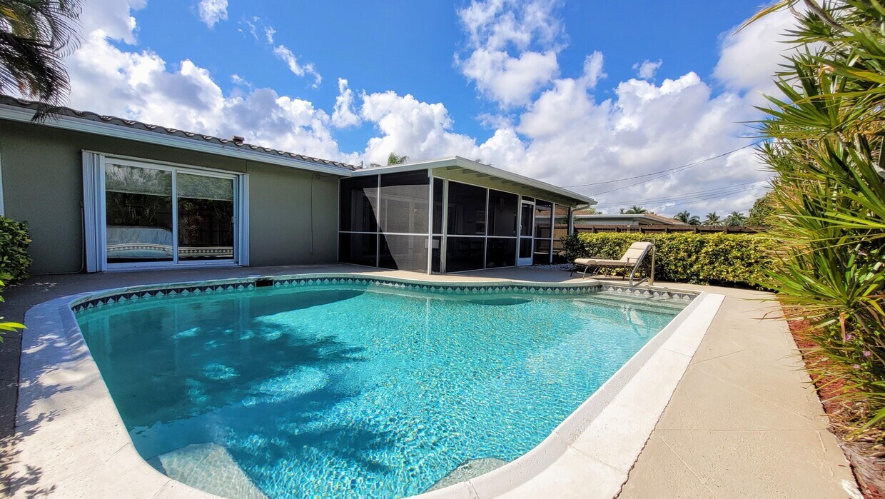 Foto principal - 949 W Royal Palm Rd