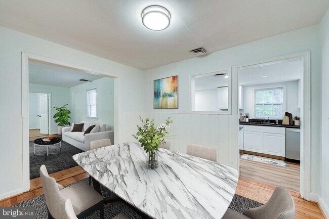 Foto del edificio - 5865 Websters Way