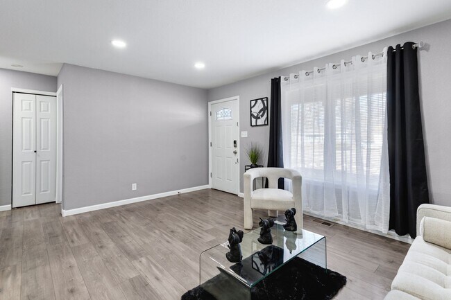 Building Photo - Updated Home in Security! A Must See!