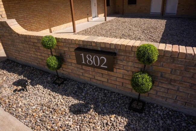 Building Photo - 1802 Norma Ln