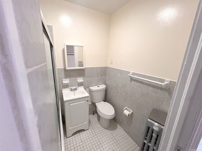 Foto del edificio - 223 Sunnyside Ave