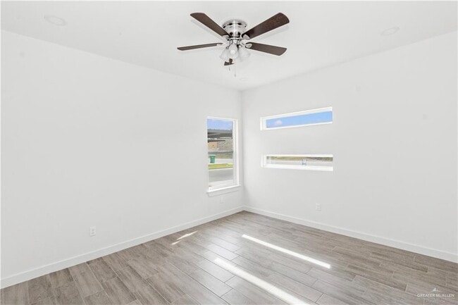 Building Photo - 1300 W Platinum Dr