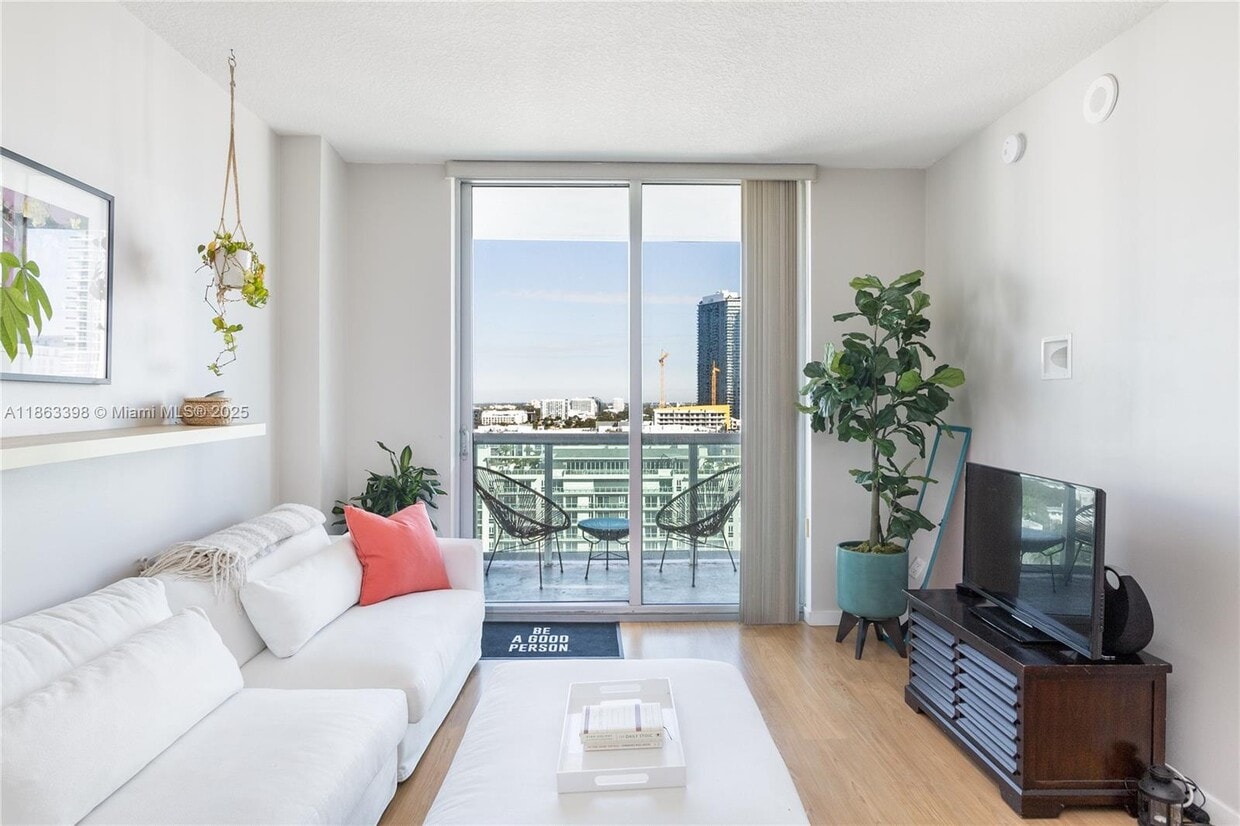 Foto principal - 333 NE 24th St