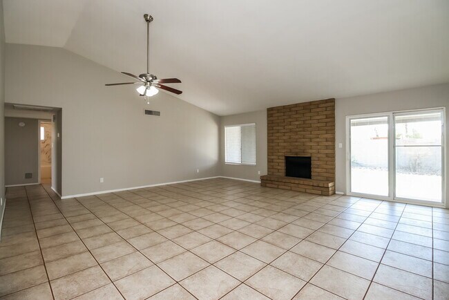 Building Photo - 1213 W Stottler Dr