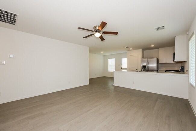 Building Photo - 1617 Sparrow Hawk Rd