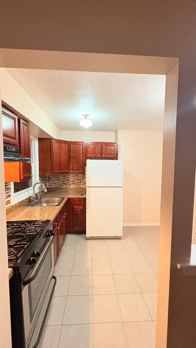 Foto del edificio - 105 Lucille Ave