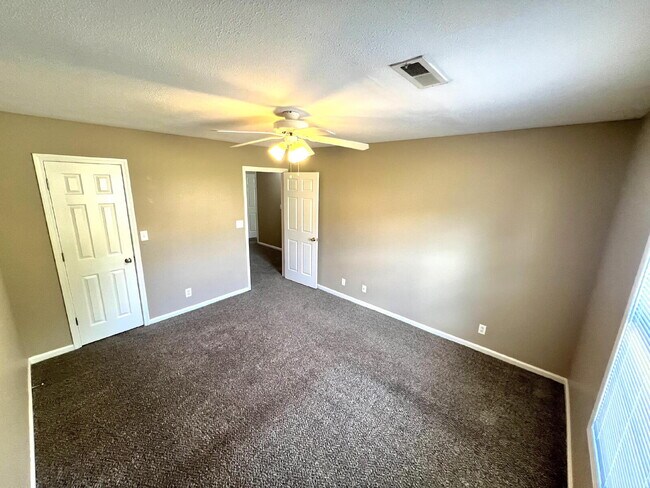 Building Photo - 260A EXECUTIVE AVE, CLARKSVILLE, TN 37042