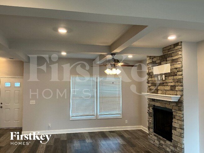 Foto del edificio - 1156 Charles Thomas Dr