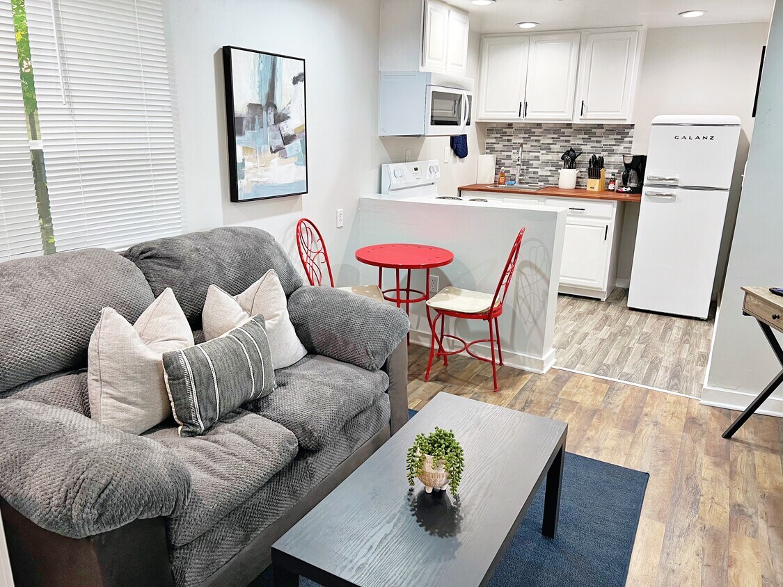 Foto principal - 855 C St