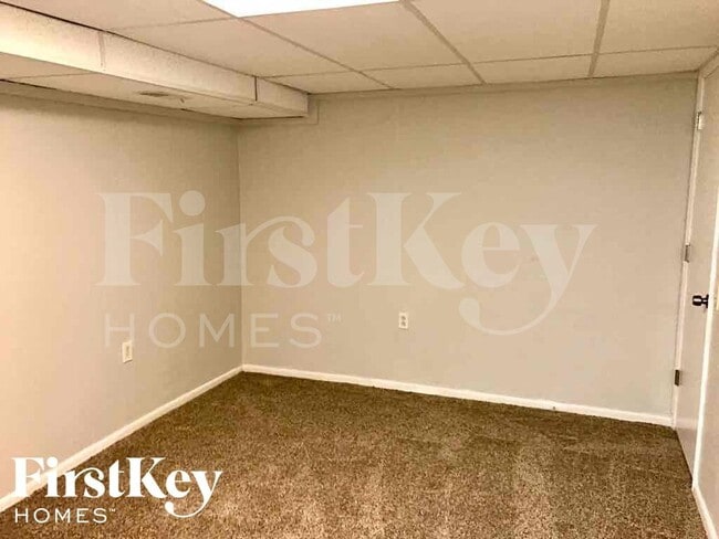 Building Photo - 746 Peal Dr